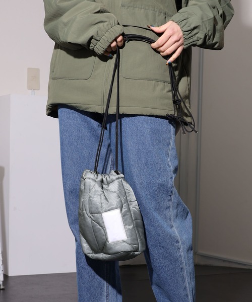 THRIFTY LOOK（スリフティールック）の「THRIFTY LOOK/スリフティルック QUILT EFFECT BAG  巾着キルティングバッグ（ショルダーバッグ・メンズ・ブラック/グレー/オリーブ・ONE SIZE）」の7枚目の写真