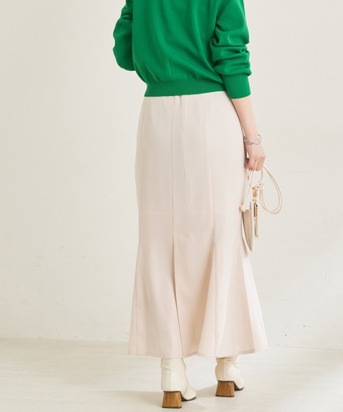 natural couture（ナチュラルクチュール）の「【WEB限定・2サイズ展開】理想の美シルエットラインが叶うハイウエスト落ち感マーメイドスカート（スカート・レディース・ブラック/パープル/アイボリー/グリーン・MEDIUM/SMALL）」の5枚目の写真