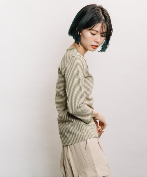 refinedworks(リファインドワークス)の「ボーダーテレコ7分袖インナー(Tシャツ/カットソー・レディース・チャコールグレー/ベージュ/ブルー・FREE)」の5枚目の写真