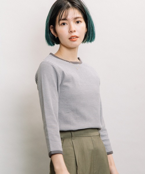 refinedworks(リファインドワークス)の「ボーダーテレコ7分袖インナー(Tシャツ/カットソー・レディース・チャコールグレー/ベージュ/ブルー・FREE)」の20枚目の写真