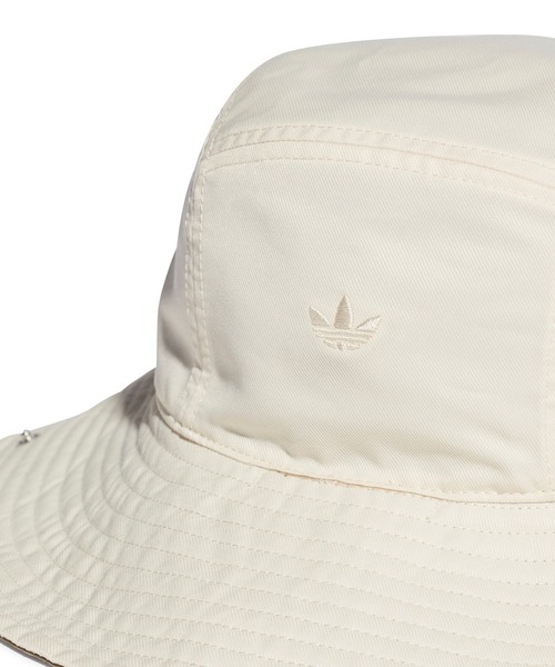 adidas（アディダス）の「バケットハット / BUCKET HAT / アディダスオリジナルス（ハット・レディース・オフホワイト・MEDIUM/LARGE/X-LARGE）」の3枚目の写真