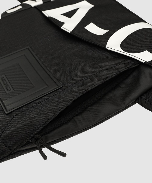 A-COLD-WALL*(アコールドウォール)の「TYPOGRAPHIC RIPSTOP CROSS BODY(ショルダーバッグ・メンズ・ブラック・FREE)」の4枚目の写真