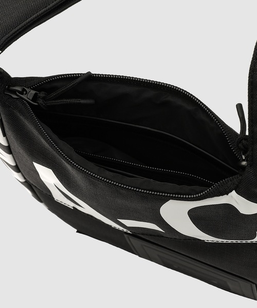 A-COLD-WALL*(アコールドウォール)の「TYPOGRAPHIC RIPSTOP CROSS BODY(ショルダーバッグ・メンズ・ブラック・FREE)」の8枚目の写真
