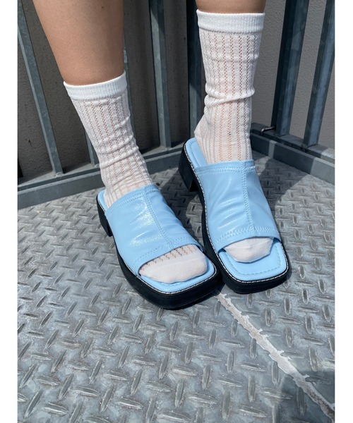 WC(ダブル シー)の「エナメルサンダル(サンダル・レディース・ブラック/サックスブルー/アイボリー・SMALL/MEDIUM)」の19枚目の写真