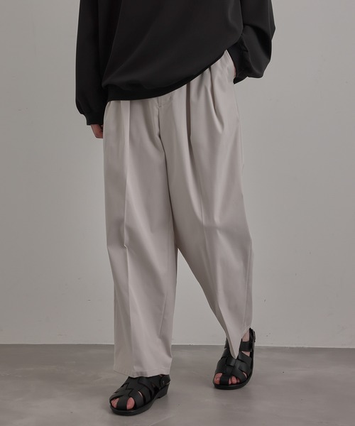 JUNRED（ジュンレッド）の「インタックアーチワイドパンツ（その他パンツ・メンズ・チャコールグレー/ホワイト系その他・S/M/L）」の7枚目の写真