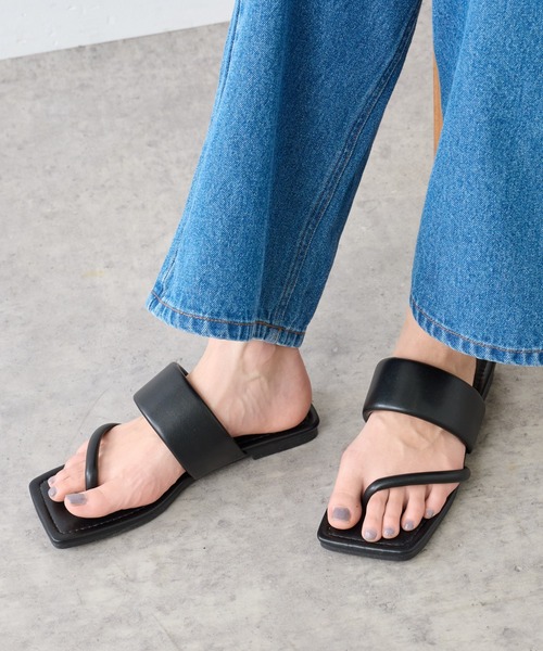 COLONY 2139（コロニートゥーワンスリーナイン）の「インステップカバートングサンダル（サンダル・レディース・グレー/ブラック/オフホワイト・22.5/24.5/23.5）」の14枚目の写真