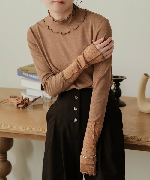 Bab（バブ）の「【新色追加】メロー袖切替ハイネックカットソー（Tシャツ/カットソー・レディース・ブラック/パープル/ブラウン/グリーン/ホワイト系その他/ピンク/ライトグレー・FREE）」の4枚目の写真