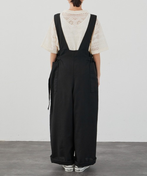 Libra Cue(リブラ キュー)の「“ドライタッチサロペット” ウエスト位置を高く見せてくれるデザインと、サラリとしたコットン素材が大人カジュアルを叶えるサロペット(サロペット/オーバーオール・レディース・ブラック/アイボリー・FREE)」の13枚目の写真