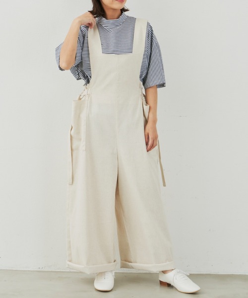 Libra Cue(リブラ キュー)の「“ドライタッチサロペット” ウエスト位置を高く見せてくれるデザインと、サラリとしたコットン素材が大人カジュアルを叶えるサロペット(サロペット/オーバーオール・レディース・ブラック/アイボリー・FREE)」の8枚目の写真