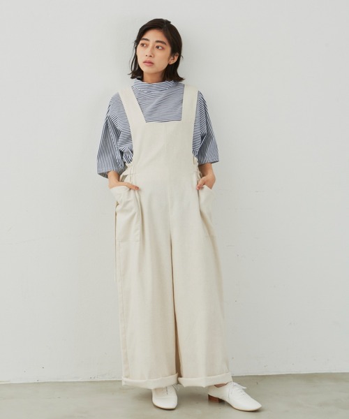 Libra Cue(リブラ キュー)の「“ドライタッチサロペット” ウエスト位置を高く見せてくれるデザインと、サラリとしたコットン素材が大人カジュアルを叶えるサロペット(サロペット/オーバーオール・レディース・ブラック/アイボリー・FREE)」の12枚目の写真