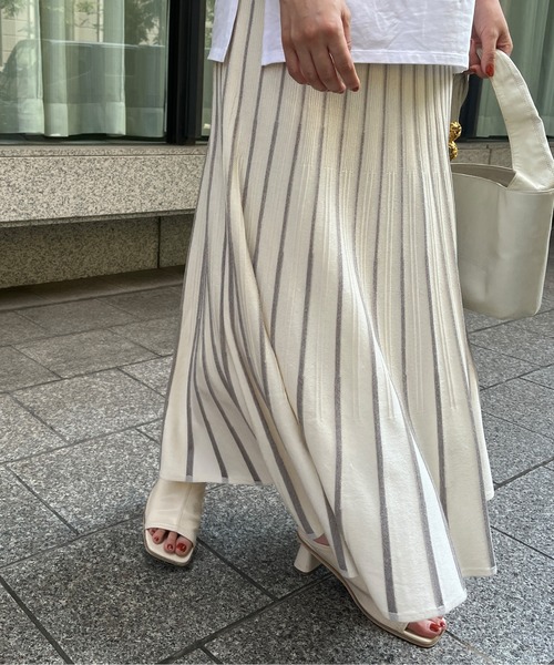 Chez toi（シェトワ）の「細見え抜群 バイカラーニットフレアスカート 