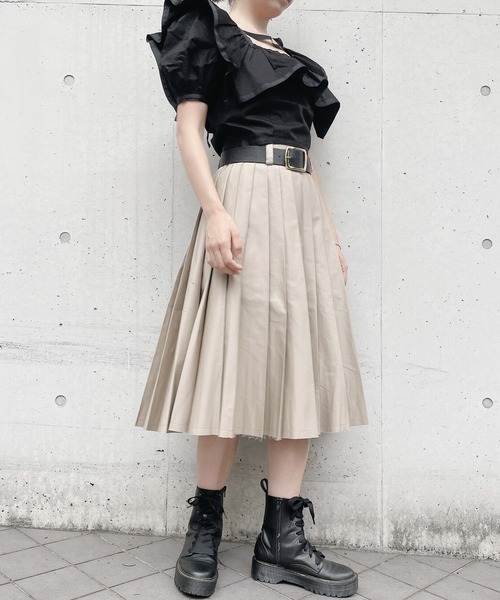 lilLilly（リルリリー）の「スリットプリーツロングスカート（スカート・レディース・ブラック/ベージュ・FREE）」の15枚目の写真