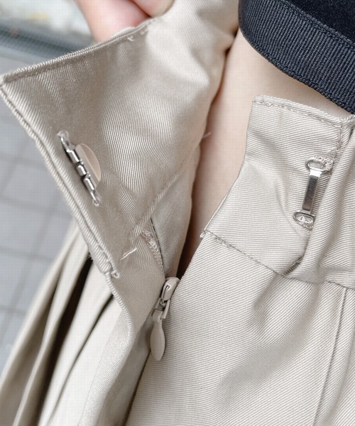 lilLilly（リルリリー）の「スリットプリーツロングスカート（スカート・レディース・ブラック/ベージュ・FREE）」の3枚目の写真