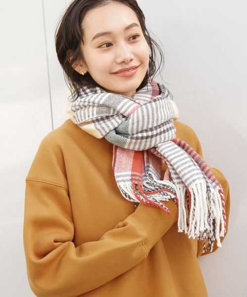 niko and...（ニコアンド）の「オリジナルチェックストール（ストール/ショール・レディース・ネイビー/グレー/オフホワイト/ピンク/ベビーピンク/サックスブルー/キャメル/チャコール・0）」の4枚目の写真