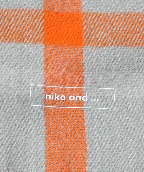 niko and...（ニコアンド）の「オリジナルチェックストール（ストール/ショール・レディース・ネイビー/グレー/オフホワイト/ピンク/ベビーピンク/サックスブルー/キャメル/チャコール・0）」の12枚目の写真