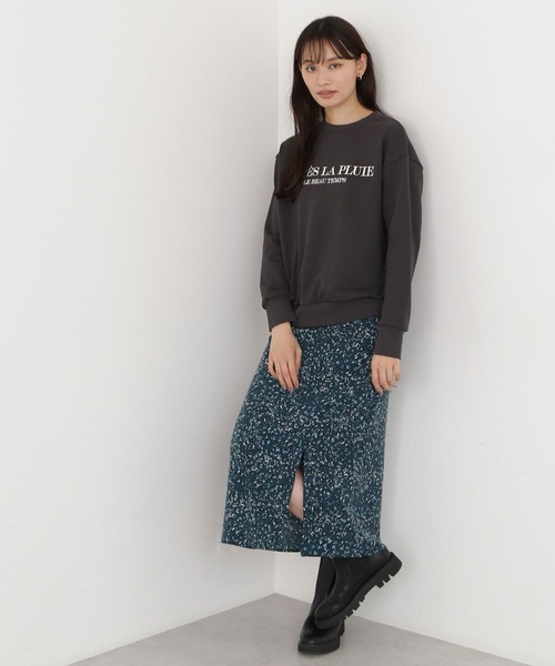 NATURAL BEAUTY BASIC(ナチュラルビューティーベーシック)の「ロゴ裏毛プルオーバー(スウェット・レディース・チャコールグレー/グレー/オフホワイト・MEDIUM)」の17枚目の写真