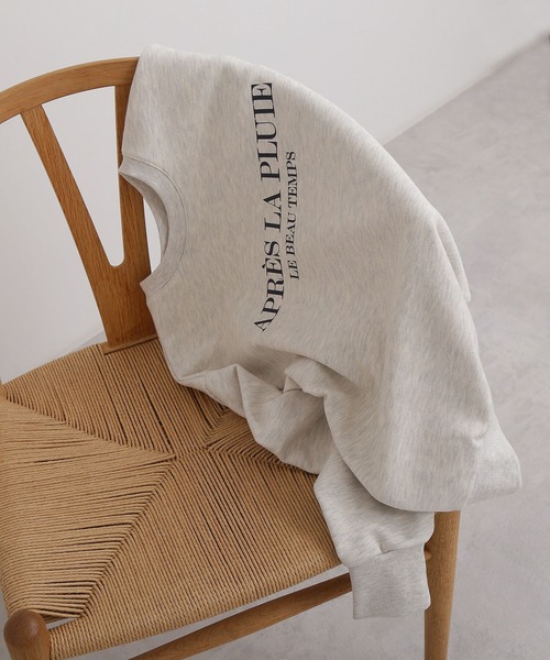 NATURAL BEAUTY BASIC(ナチュラルビューティーベーシック)の「ロゴ裏毛プルオーバー(スウェット・レディース・チャコールグレー/グレー/オフホワイト・MEDIUM)」の8枚目の写真