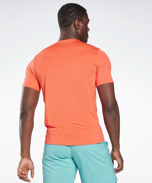Reebok(リーボック)の「ランニング アクティブチル アスリート Tシャツ / Running Activchill Athlete T-Shirt(Tシャツ/カットソー・メンズ・オレンジ/ブラック・LARGE/X-LARGE/MEDIUM/XXX-LARGE/SMALL/X-SMALL/XX-LARGE)」の8枚目の写真
