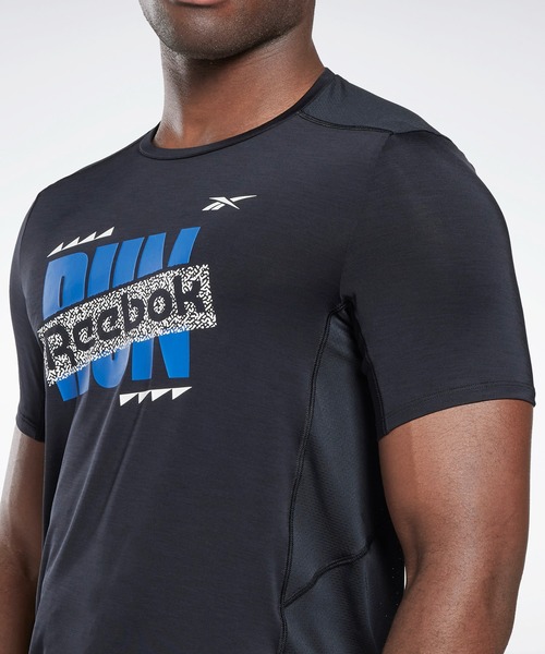 Reebok(リーボック)の「ランニング アクティブチル アスリート Tシャツ / Running Activchill Athlete T-Shirt(Tシャツ/カットソー・メンズ・オレンジ/ブラック・LARGE/X-LARGE/MEDIUM/XXX-LARGE/SMALL/X-SMALL/XX-LARGE)」の4枚目の写真