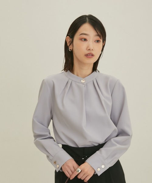 VIS（ビス）の「【EASY CARE】ビッグ釦バンドカラーシャツ（シャツ/ブラウス・レディース・ダークブラウン/サックスブルー/キナリ・FREE）」の6枚目の写真