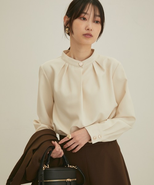 VIS（ビス）の「【EASY CARE】ビッグ釦バンドカラーシャツ（シャツ/ブラウス・レディース・ダークブラウン/サックスブルー/キナリ・FREE）」の15枚目の写真