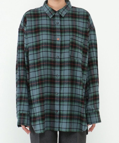LBC（エルビーシー）の「配色ボタンチェックネルシャツ（シャツ/ブラウス・レディース・チャコールグレー/グリーン/モカ・M）」の3枚目の写真