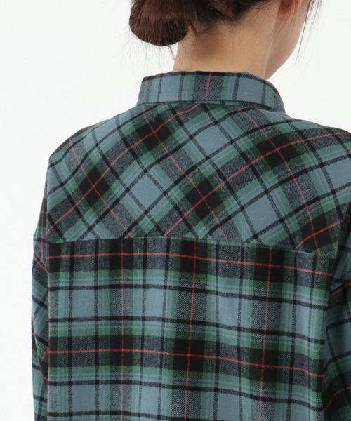 LBC（エルビーシー）の「配色ボタンチェックネルシャツ（シャツ/ブラウス・レディース・チャコールグレー/グリーン/モカ・M）」の20枚目の写真