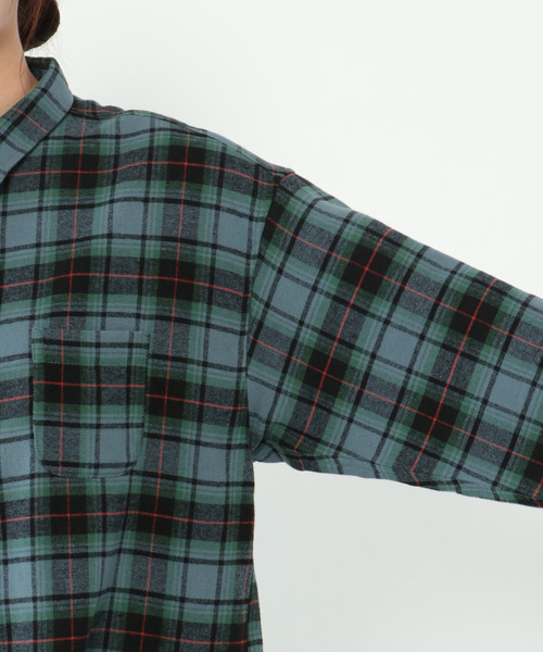 LBC（エルビーシー）の「配色ボタンチェックネルシャツ（シャツ/ブラウス・レディース・チャコールグレー/グリーン/モカ・M）」の16枚目の写真