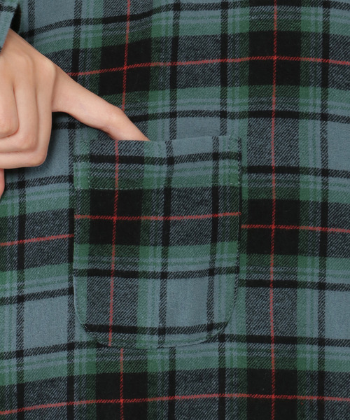 LBC（エルビーシー）の「配色ボタンチェックネルシャツ（シャツ/ブラウス・レディース・チャコールグレー/グリーン/モカ・M）」の13枚目の写真