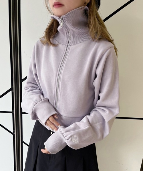 one after another NICE CLAUP(ワンアフターアナザーナイスクラップ)の「イニシャル刺繍入り ZIPアップ裏毛スウェット(スウェット・レディース・ラベンダー/ブラック/オフホワイト・FREE)」の3枚目の写真