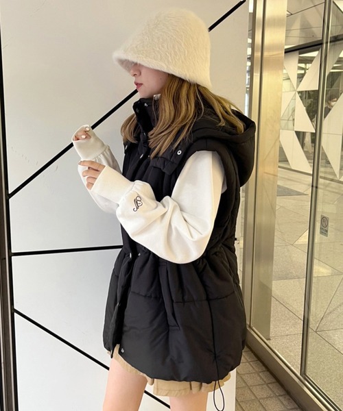 one after another NICE CLAUP(ワンアフターアナザーナイスクラップ)の「イニシャル刺繍入り ZIPアップ裏毛スウェット(スウェット・レディース・ラベンダー/ブラック/オフホワイト・FREE)」の16枚目の写真