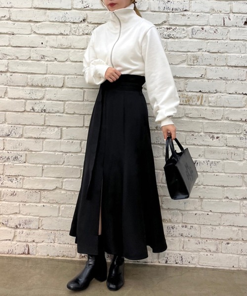 one after another NICE CLAUP(ワンアフターアナザーナイスクラップ)の「イニシャル刺繍入り ZIPアップ裏毛スウェット(スウェット・レディース・ラベンダー/ブラック/オフホワイト・FREE)」の5枚目の写真