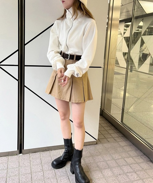 one after another NICE CLAUP(ワンアフターアナザーナイスクラップ)の「イニシャル刺繍入り ZIPアップ裏毛スウェット(スウェット・レディース・ラベンダー/ブラック/オフホワイト・FREE)」の9枚目の写真