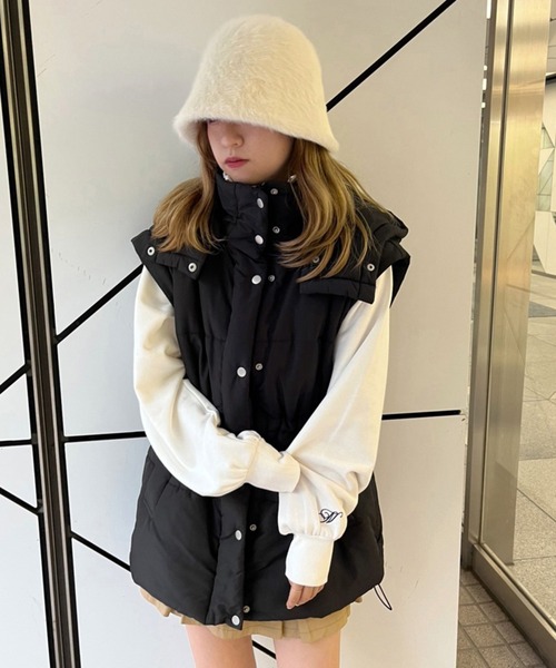 one after another NICE CLAUP(ワンアフターアナザーナイスクラップ)の「イニシャル刺繍入り ZIPアップ裏毛スウェット(スウェット・レディース・ラベンダー/ブラック/オフホワイト・FREE)」の17枚目の写真