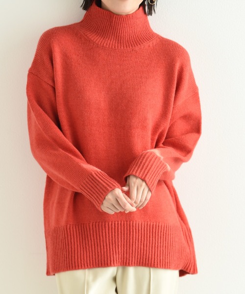 INTERPLANET（インタープラネット）の「バックスリットハイネックニット（ニット/セーター・レディース・ベージュ/オレンジ/モカ/アイボリー/ブルー・FREE）」の9枚目の写真