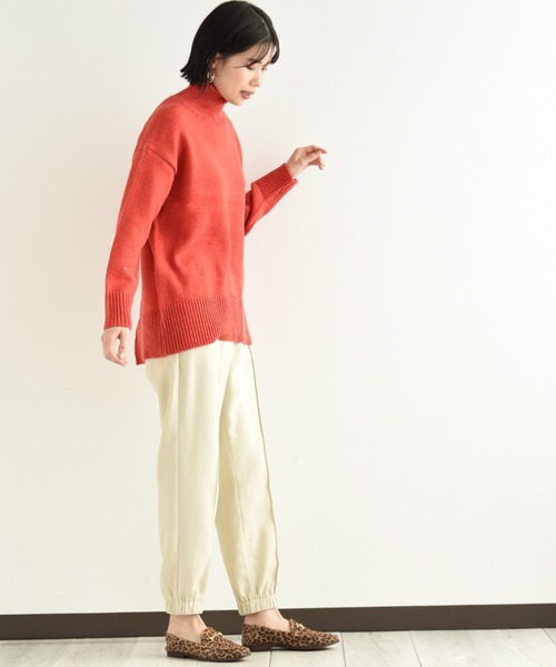 INTERPLANET（インタープラネット）の「バックスリットハイネックニット（ニット/セーター・レディース・ベージュ/オレンジ/モカ/アイボリー/ブルー・FREE）」の11枚目の写真