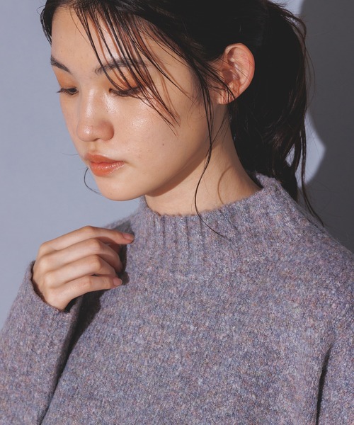 hunch(ハンチ)の「サイドバイカラーメランジニット | 秋冬 長袖 クルーネック ゆったり リサイクルポリ オーバーサイズ(ニット/セーター・レディース・ベージュ/グレー/ライム・FREE)」の6枚目の写真