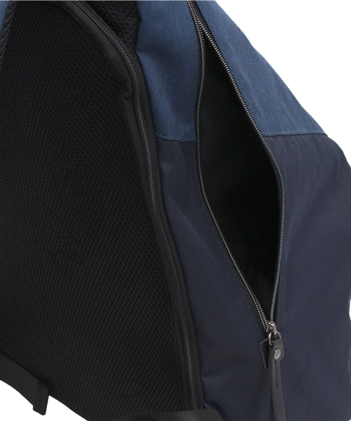 VENCEEXCHANGE(ヴァンスエクスチェンジ)の「LARKINSラーキンス BACKPACK L (バックパック/リュック・メンズ・オフホワイト/ブラック/ネイビー・FREE)」の7枚目の写真