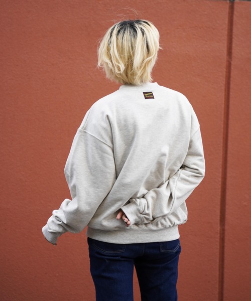 AVIREX（アヴィレックス）の「《WEB&DEPOT限定》LOGO PATCHED CREW SWEAT / ロゴ パッチドクルースウェット（スウェット・メンズ・ブラック/マスタード/その他5/レッド/ダークグリーン系・F/L/M/XL/XXL）」の16枚目の写真