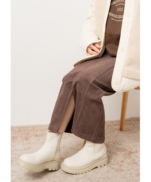 Amourire(アムリール)の「【yumi.コラボ】コーデュロイバックスリットスカート(スカート・レディース・アイボリー/ダークブラウン・M/L)」の16枚目の写真