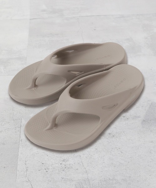 新品未使用トングサンダル【OOFOS】OOFOAM ベージュグレージュウーフォス OOFOS 6か月保証 ウーフォス リカバリーサンダル ウーオリジナル