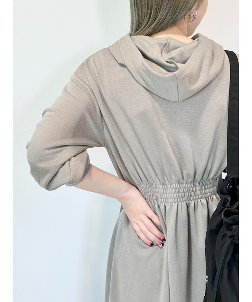 CECIL McBEE（セシルマクビー）の「ウエストタックフーディーワンピース（ワンピース・レディース・カーキ/グレイッシュベージュ/ブラック・MEDIUM/LARGE）」の13枚目の写真