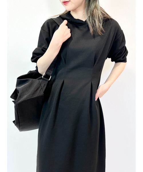 CECIL McBEE（セシルマクビー）の「ウエストタックフーディーワンピース（ワンピース・レディース・カーキ/グレイッシュベージュ/ブラック・MEDIUM/LARGE）」の11枚目の写真