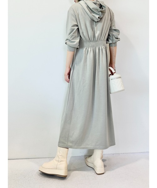 CECIL McBEE（セシルマクビー）の「ウエストタックフーディーワンピース（ワンピース・レディース・カーキ/グレイッシュベージュ/ブラック・MEDIUM/LARGE）」の6枚目の写真