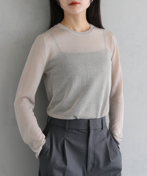 cheriella（シェリエラ）の「【cheriella】WEB限定フィンガーホールシアークルーネックニット（ニット/セーター・レディース・テラコッタ/グリーン/ブルー/アイボリー/ブラック/オフホワイト/ダークグリーン/ワインレッド/カーキ/ライトグレー/ネイビー・M）」の6枚目の写真