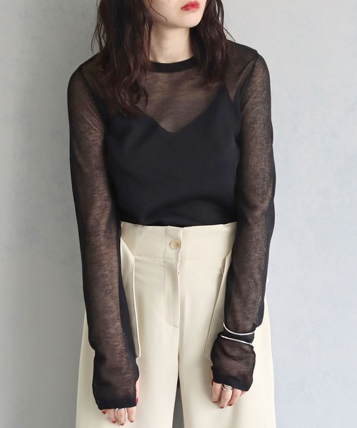 cheriella（シェリエラ）の「【cheriella】WEB限定フィンガーホールシアークルーネックニット（ニット/セーター・レディース・テラコッタ/グリーン/ブルー/アイボリー/ブラック/オフホワイト/ダークグリーン/ワインレッド/カーキ/ライトグレー/ネイビー・M）」の5枚目の写真