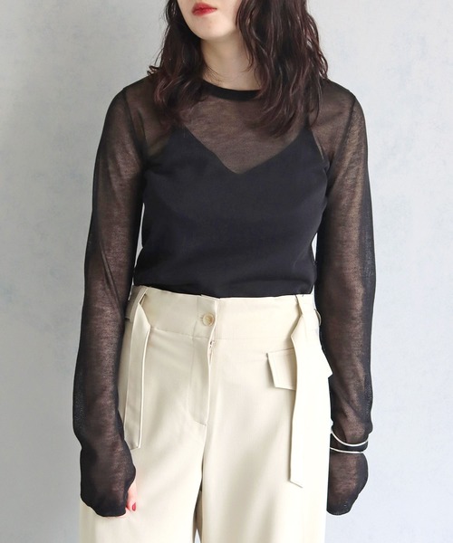 cheriella（シェリエラ）の「【cheriella】WEB限定フィンガーホールシアークルーネックニット（ニット/セーター・レディース・テラコッタ/グリーン/ブルー/アイボリー/ブラック/オフホワイト/ダークグリーン/ワインレッド/カーキ/ライトグレー/ネイビー・M）」の13枚目の写真