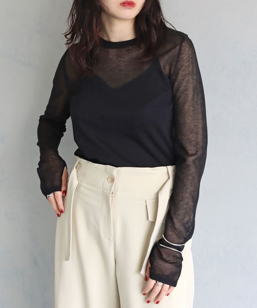 cheriella（シェリエラ）の「【cheriella】WEB限定フィンガーホールシアークルーネックニット（ニット/セーター・レディース・テラコッタ/グリーン/ブルー/アイボリー/ブラック/オフホワイト/ダークグリーン/ワインレッド/カーキ/ライトグレー/ネイビー・M）」の14枚目の写真