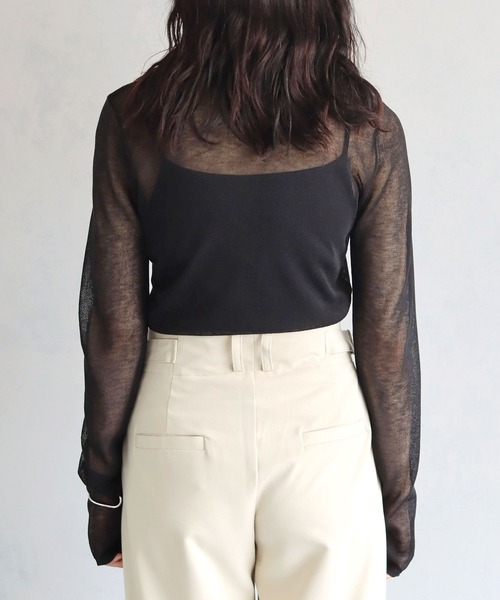 cheriella（シェリエラ）の「【cheriella】WEB限定フィンガーホールシアークルーネックニット（ニット/セーター・レディース・テラコッタ/グリーン/ブルー/アイボリー/ブラック/オフホワイト/ダークグリーン/ワインレッド/カーキ/ライトグレー/ネイビー・M）」の17枚目の写真