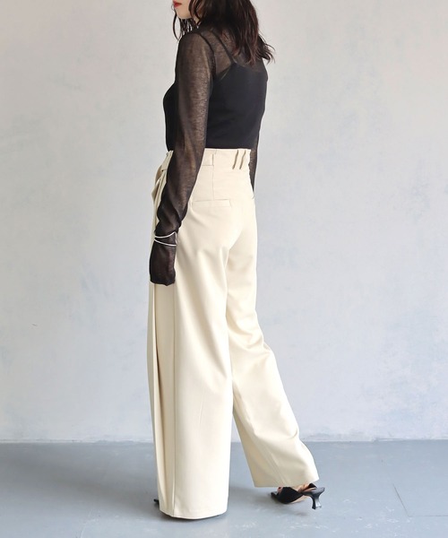 cheriella（シェリエラ）の「【cheriella】WEB限定フィンガーホールシアークルーネックニット（ニット/セーター・レディース・テラコッタ/グリーン/ブルー/アイボリー/ブラック/オフホワイト/ダークグリーン/ワインレッド/カーキ/ライトグレー/ネイビー・M）」の19枚目の写真